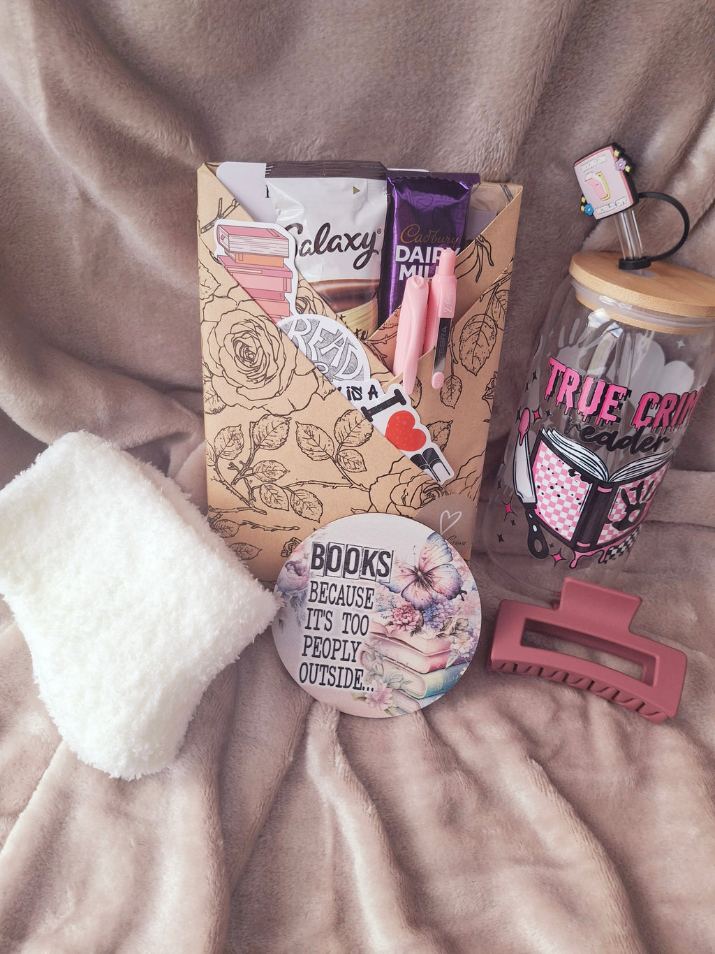 Blind date with a book cup bundle